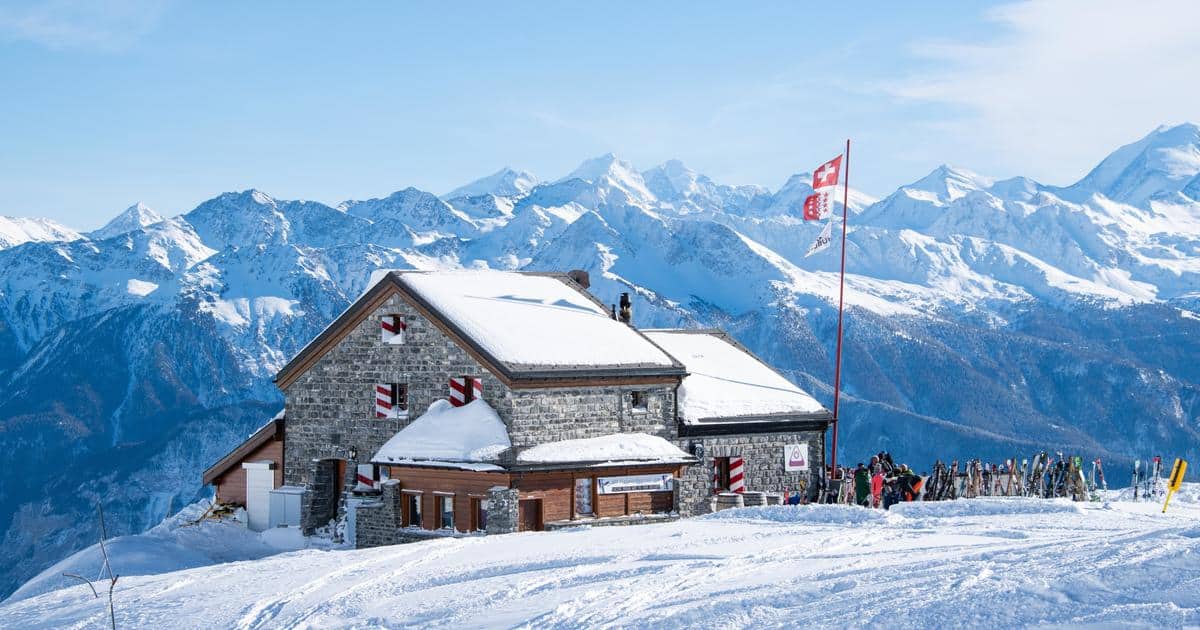 , Pistes jaunes, fondues au vacherin et surtout beaucoup de luge : voilà à quoi ressemble (vraiment) le ski en Suisse